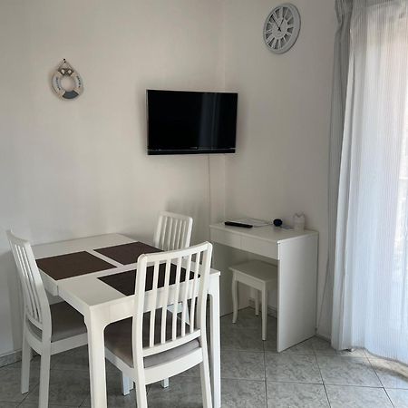 Ferienwohnung Nada And Family Rovinjsko Selo Exterior foto