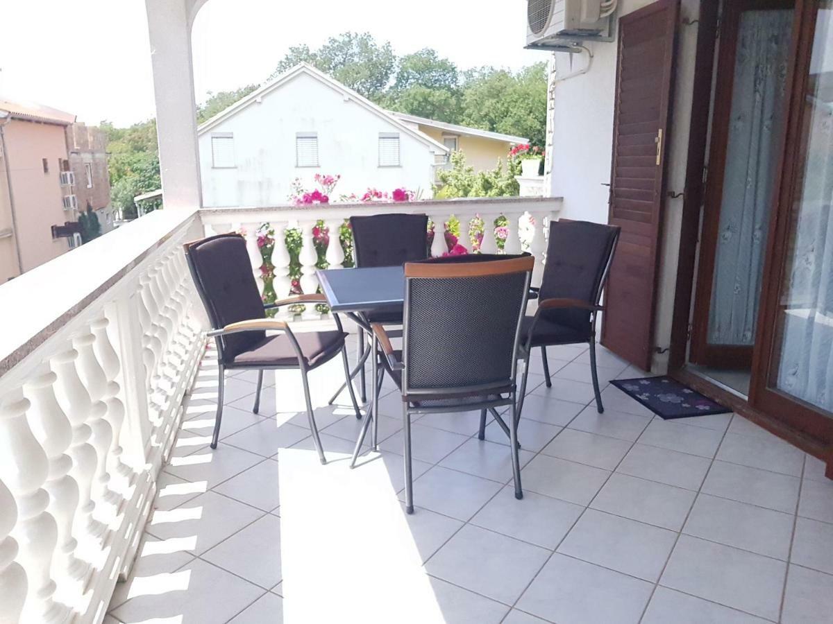 Ferienwohnung Nada And Family Rovinjsko Selo Exterior foto