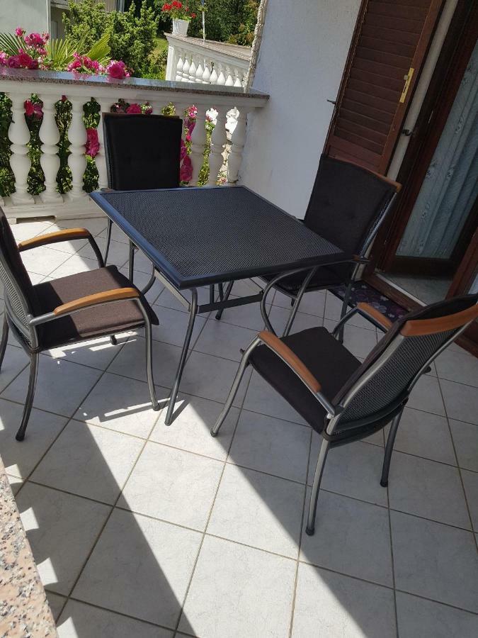 Ferienwohnung Nada And Family Rovinjsko Selo Exterior foto